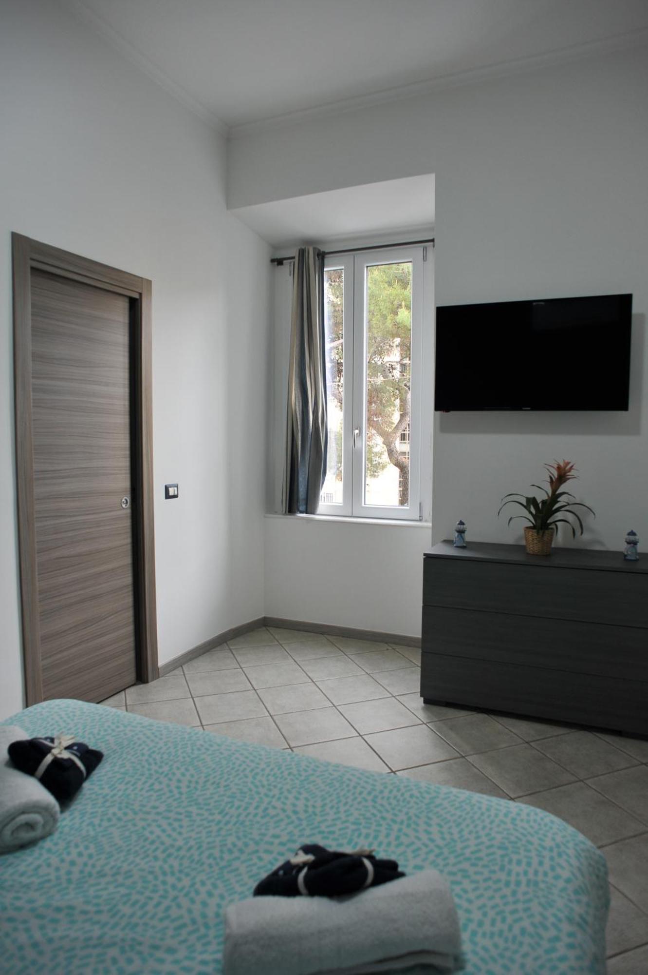 In Center Apartaments Salerno Exterior photo