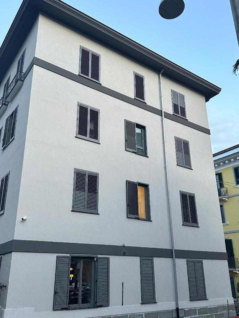 In Center Apartaments Salerno Exterior photo